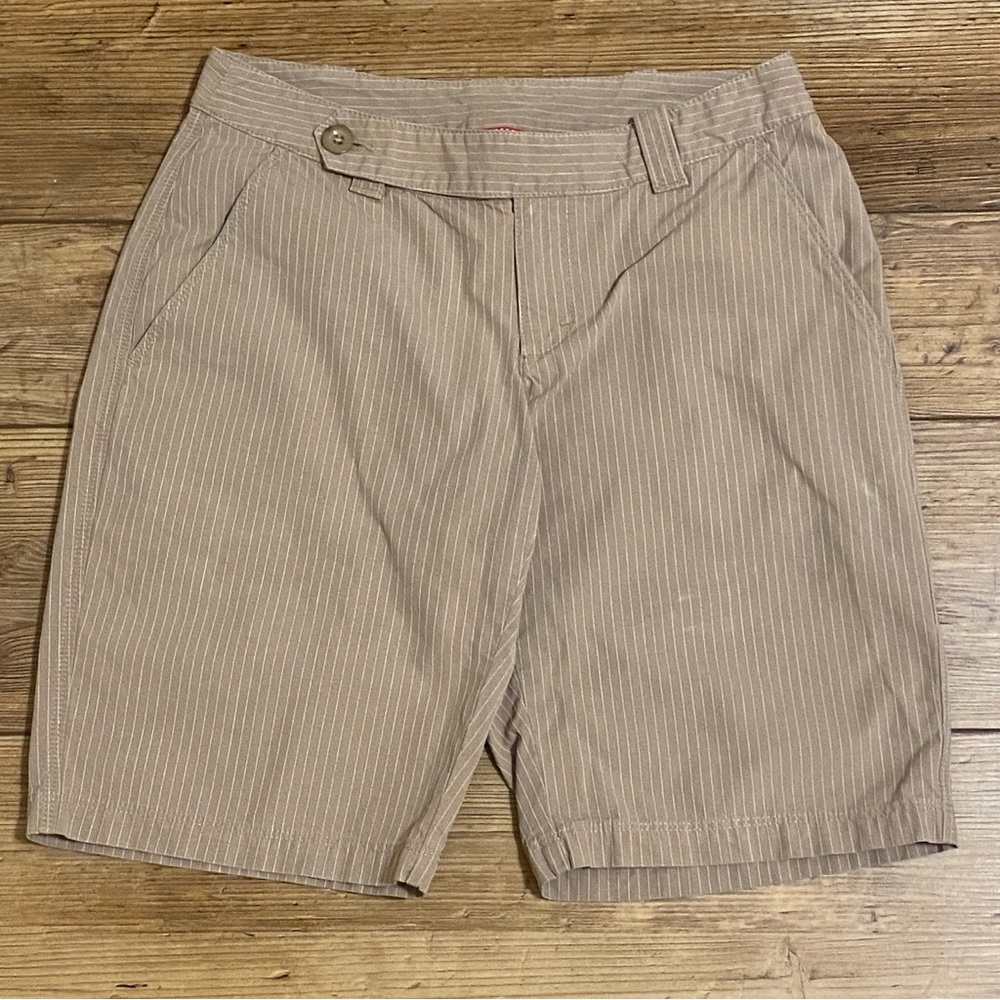 The North Face Women's Bermuda Shorts Khaki/White Stripe Size 4